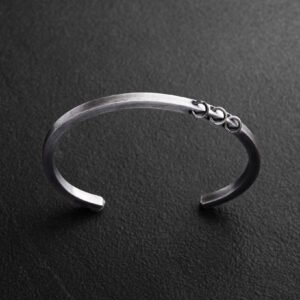 Silver bangle DENKEN