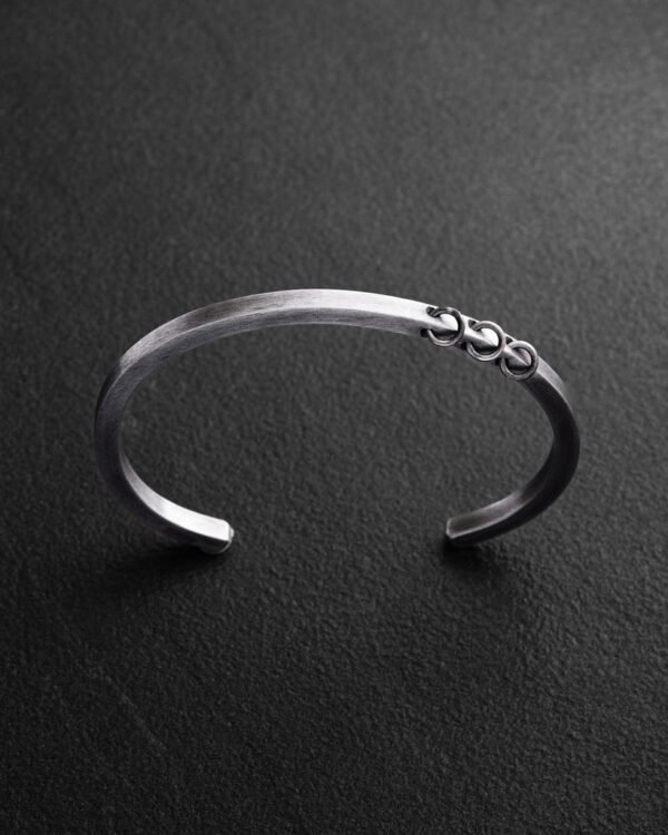 Silver bangle DENKEN